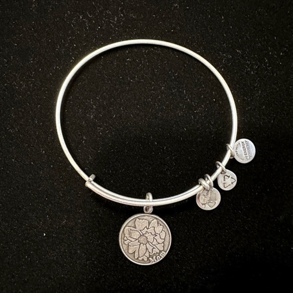 Alex and Ani - MOM - Wire Bangle Bracelet - Picture 1 of 2